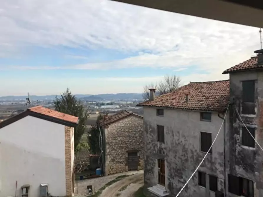 Immagine 18 di Villetta a schiera in vendita  in Via Castelli Bella Guardia, 68 a Montecchio Maggiore