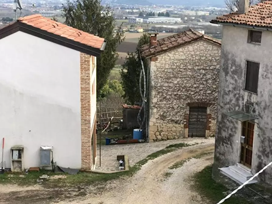 Immagine 19 di Villetta a schiera in vendita  in Via Castelli Bella Guardia, 68 a Montecchio Maggiore