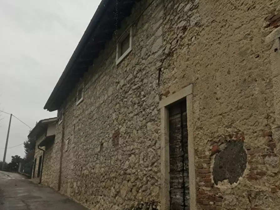 Immagine 21 di Villetta a schiera in vendita  in Via Castelli Bella Guardia, 68 a Montecchio Maggiore