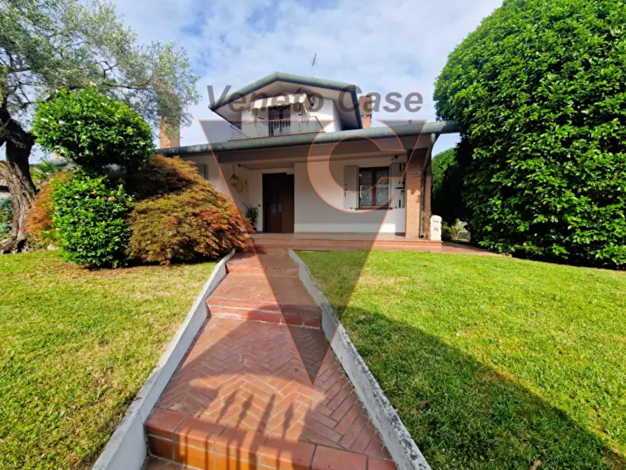 Immagine 2 di Villa in vendita  in Via Cagnola a Saonara