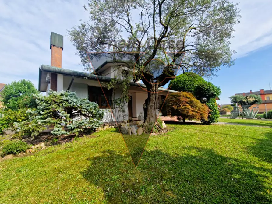 Immagine 3 di Villa in vendita  in Via Cagnola a Saonara