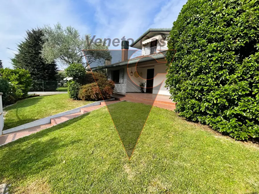 Immagine 4 di Villa in vendita  in Via Cagnola a Saonara