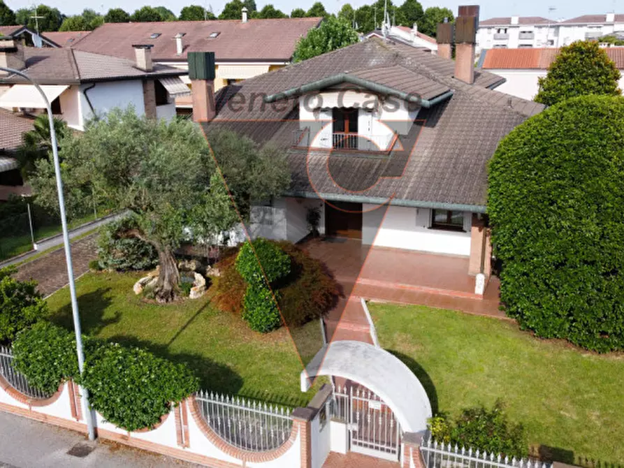 Immagine 9 di Villa in vendita  in Via Cagnola a Saonara