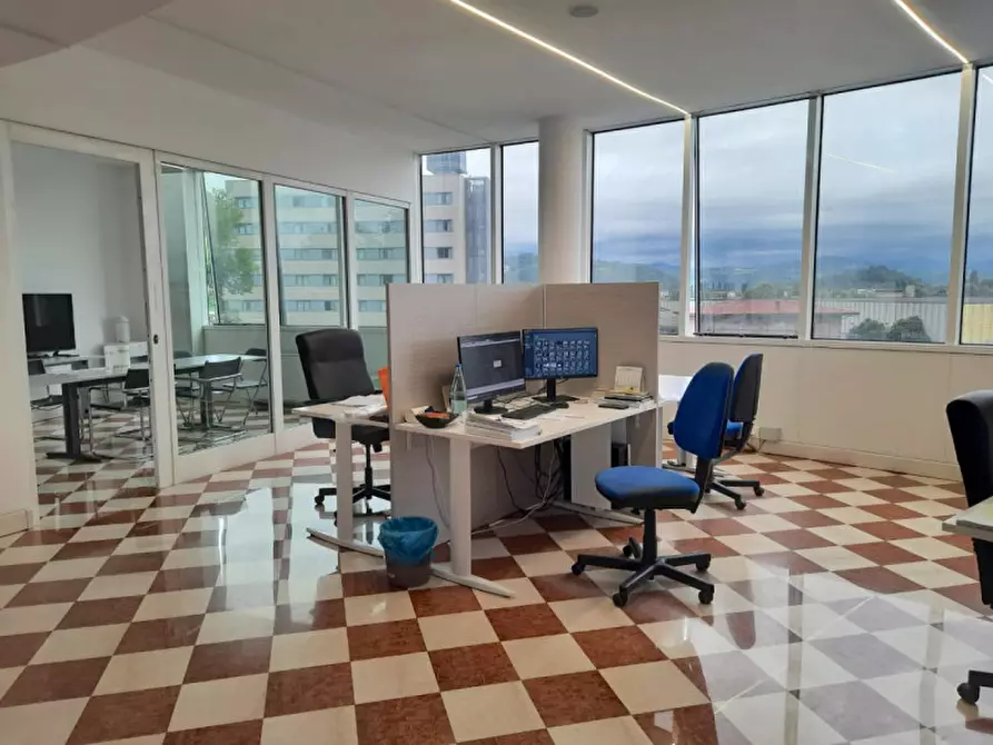 Immagine 1 di Ufficio in affitto  in via dei frassini a Vicenza