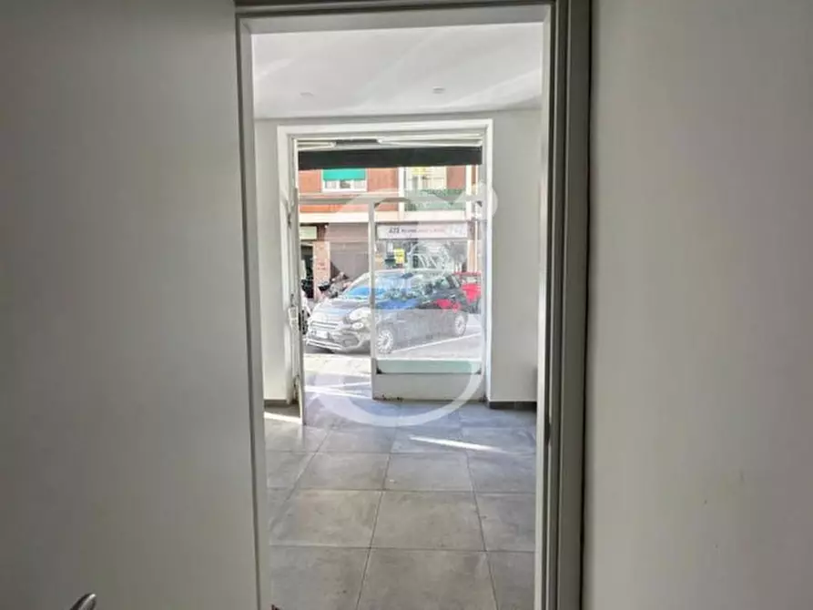 Immagine 2 di Negozio in vendita  in Via Colonnello Francesco Magistri, N°101-103 a Milazzo