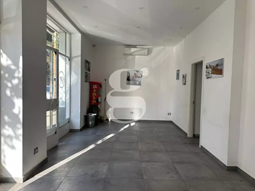 Immagine 3 di Negozio in vendita  in Via Colonnello Francesco Magistri, N°101-103 a Milazzo