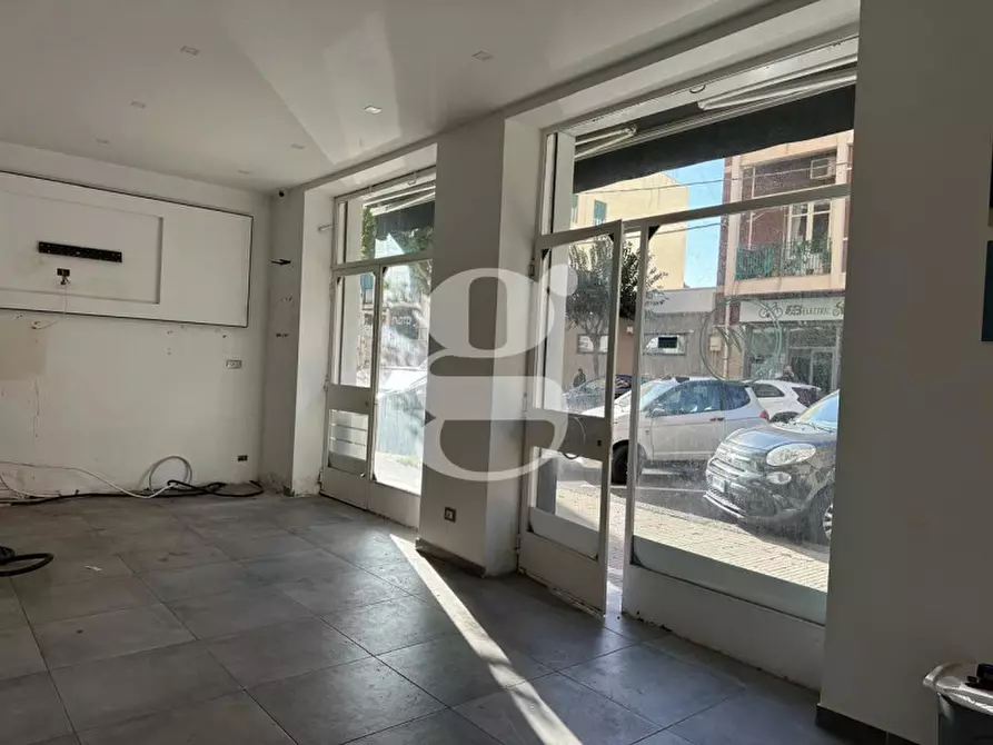 Immagine 5 di Negozio in vendita  in Via Colonnello Francesco Magistri, N°101-103 a Milazzo