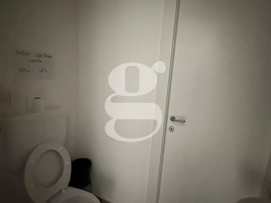 Immagine 11 di Negozio in vendita  in Via Colonnello Francesco Magistri, N°101-103 a Milazzo