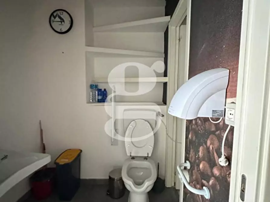 Immagine 15 di Negozio in vendita  in Via Colonnello Francesco Magistri, N°101-103 a Milazzo