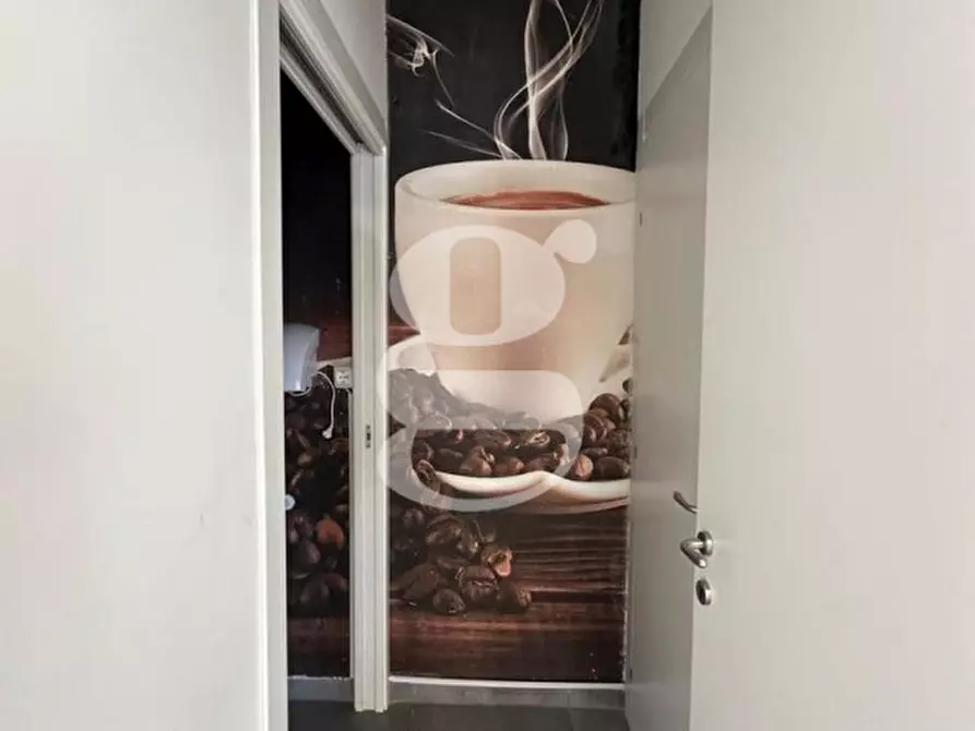 Immagine 17 di Negozio in vendita  in Via Colonnello Francesco Magistri, N°101-103 a Milazzo