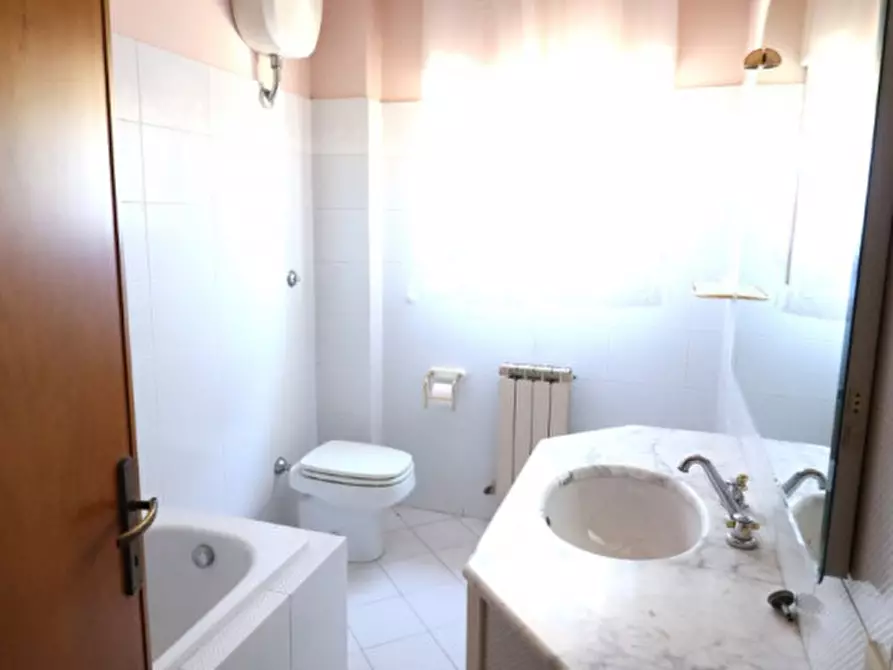 Immagine 14 di Appartamento in vendita  a Montevarchi