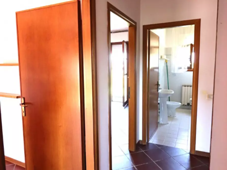 Immagine 17 di Appartamento in vendita  a Montevarchi