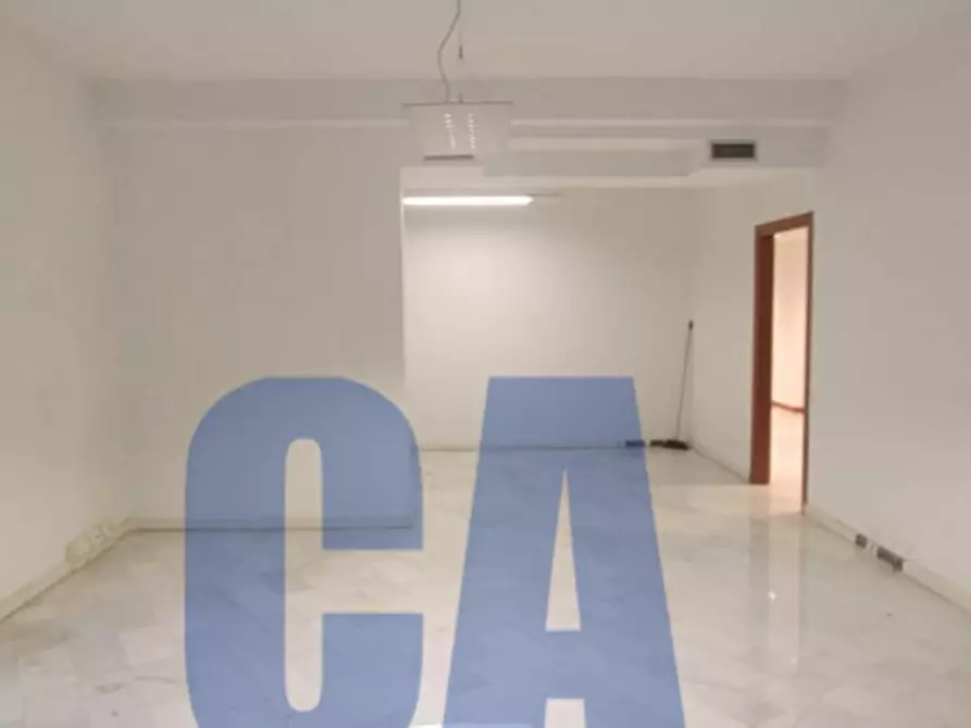 Immagine 2 di Ufficio in affitto  in PIAZZA CARBONARI a Milano