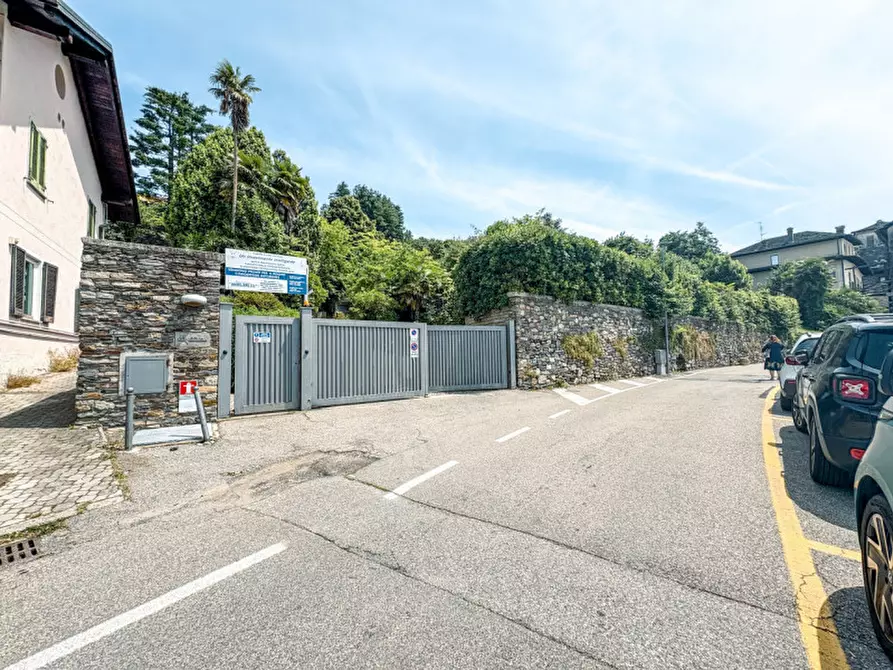 Immagine 2 di Garage in vendita  in Via San Bernardino a Orta San Giulio