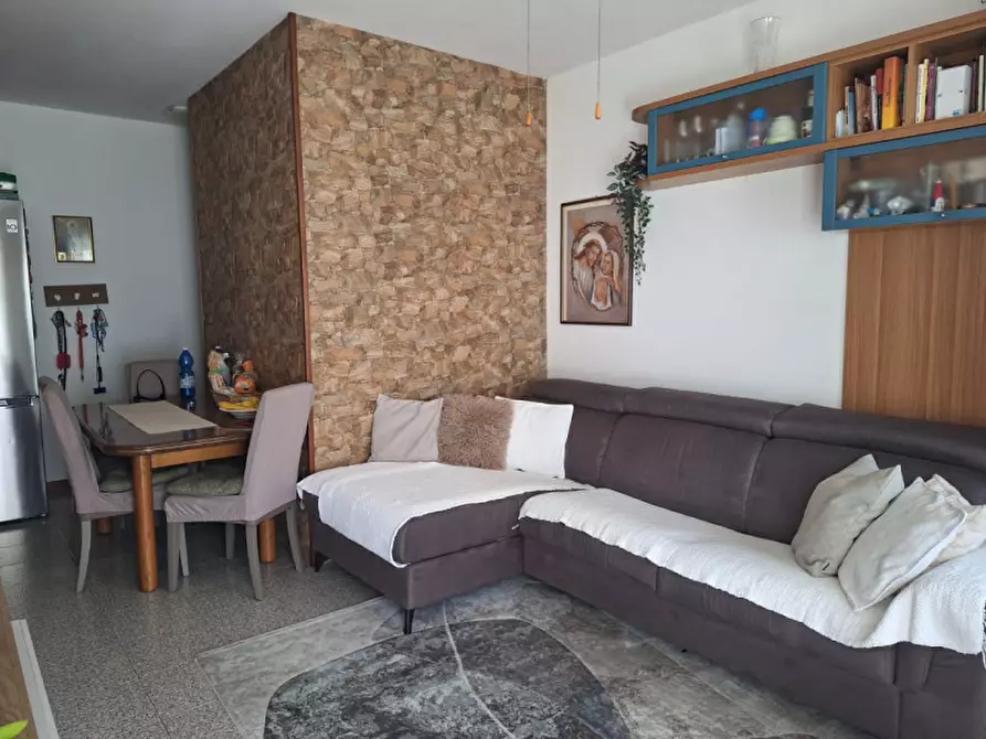 Immagine 3 di Appartamento in vendita  in Via del Lavoro 6 a Torri Di Quartesolo