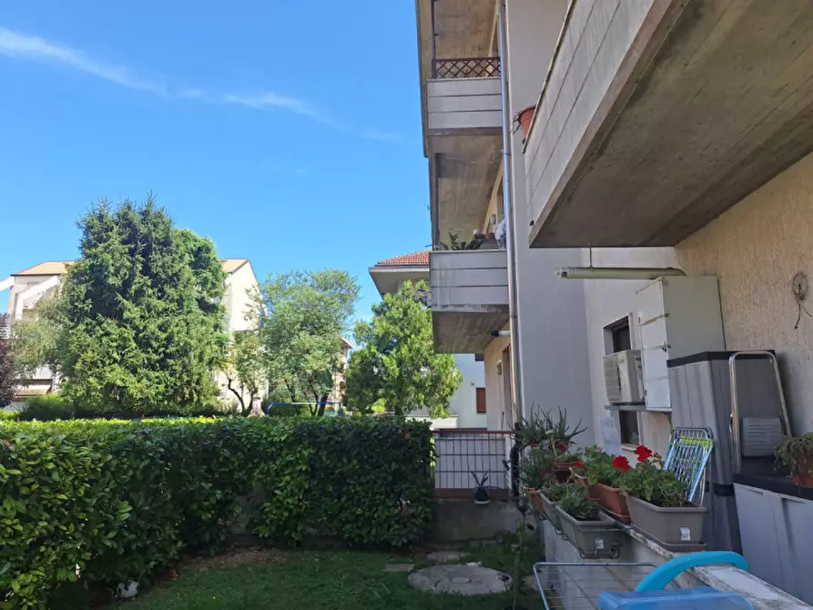 Immagine 11 di Appartamento in vendita  in Via del Lavoro 6 a Torri Di Quartesolo