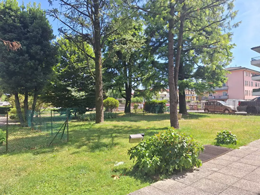 Immagine 21 di Appartamento in vendita  in Via del Lavoro 6 a Torri Di Quartesolo