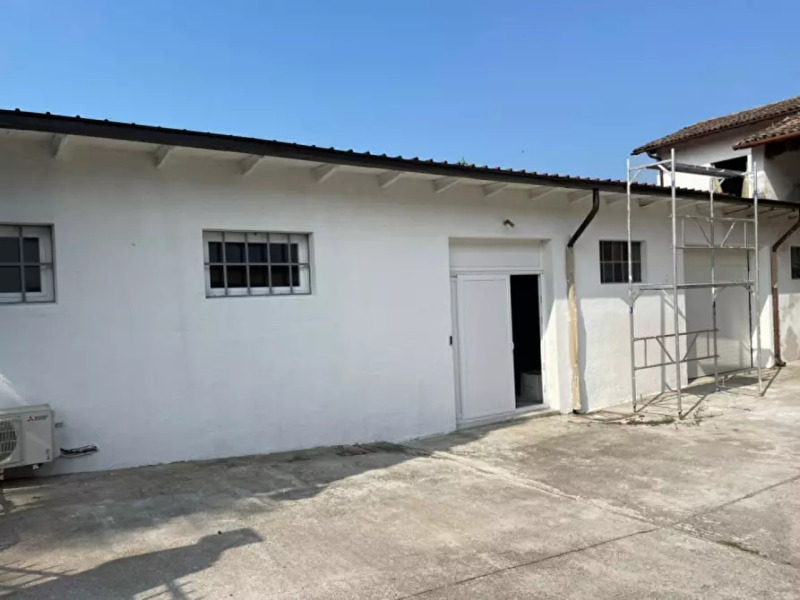 Immagine 1 di Magazzino in vendita  in Via Santa Maria a Calcinato