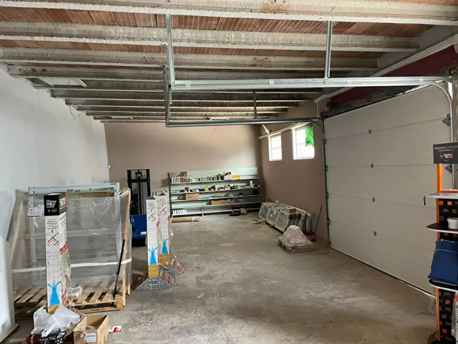 Immagine 12 di Magazzino in vendita  in Via Santa Maria a Calcinato