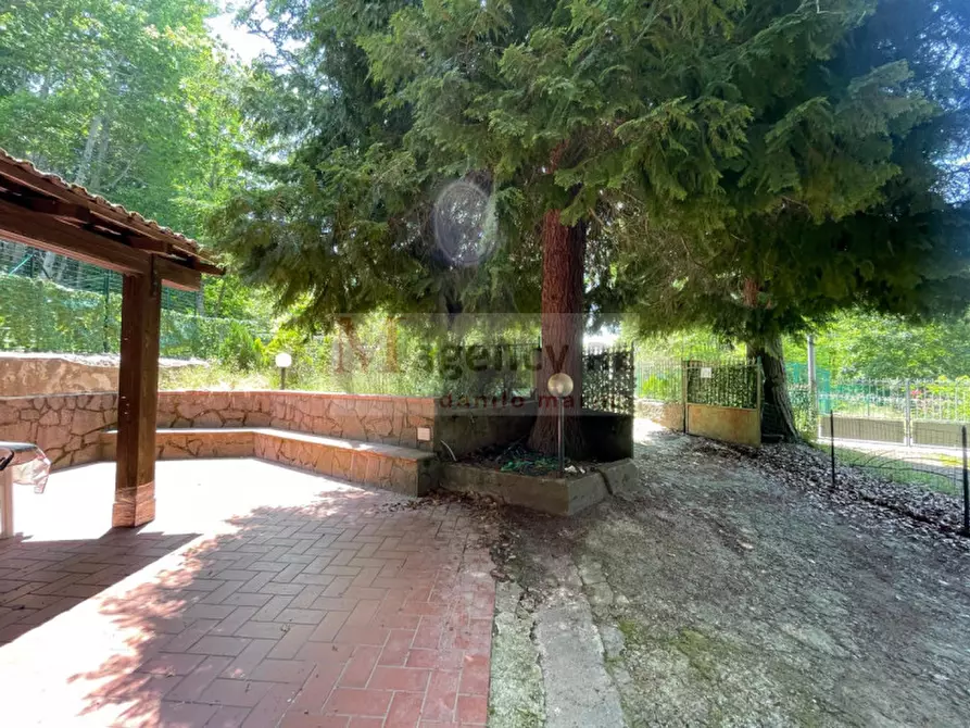 Immagine 2 di Villa in vendita  a San Roberto