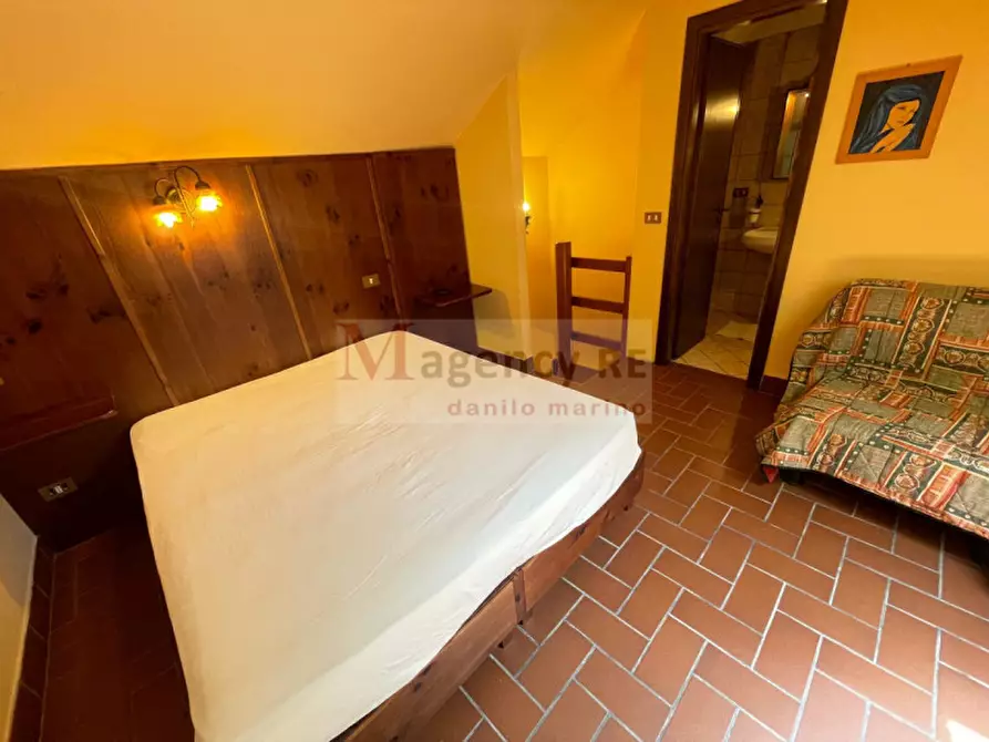 Immagine 36 di Villa in vendita  a San Roberto