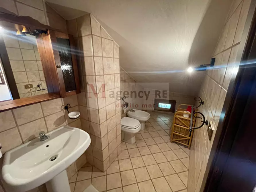 Immagine 42 di Villa in vendita  a San Roberto