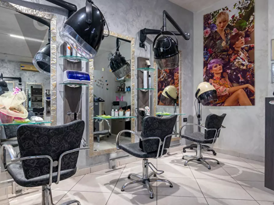 Immagine 3 di Negozio in affitto  a Padova