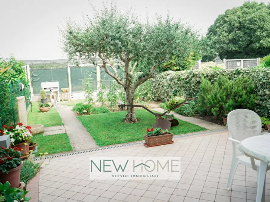 Immagine 32 di Villetta a schiera in vendita  in via Sasse 10 a Verona