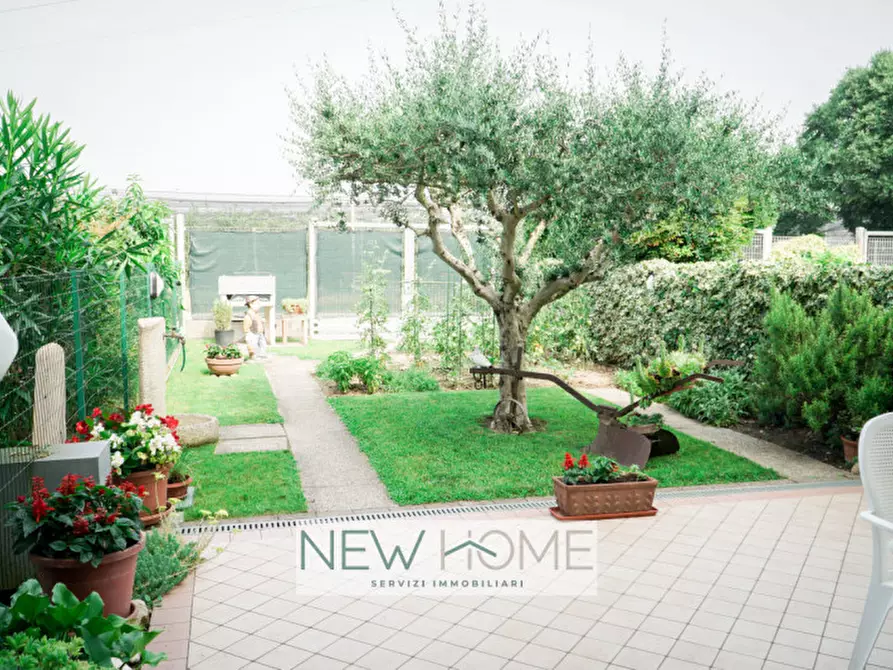 Immagine 32 di Villetta a schiera in vendita  in via Sasse 10 a Verona