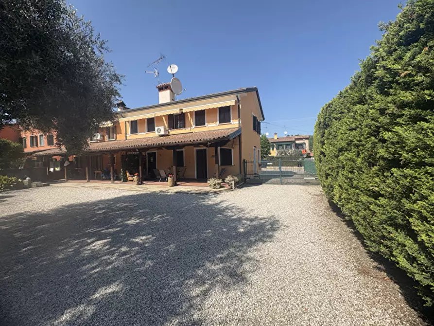 Immagine 32 di Villetta a schiera in vendita  in Via Porto a Galzignano Terme