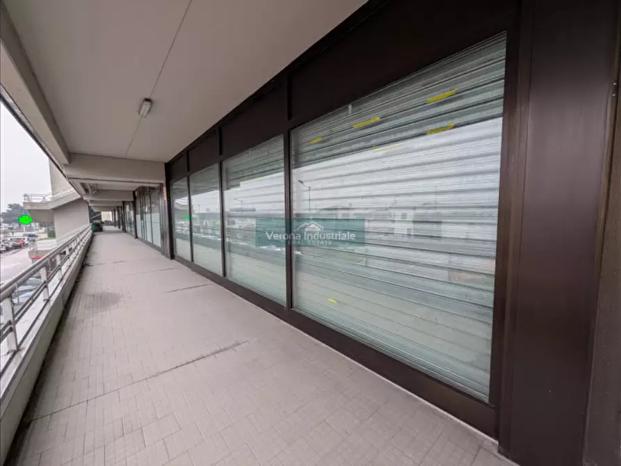 Immagine 4 di Negozio in affitto  in Viale del Lavoro a San Martino Buon Albergo