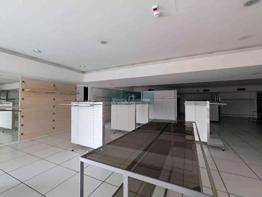 Immagine 7 di Negozio in affitto  in Viale del Lavoro a San Martino Buon Albergo