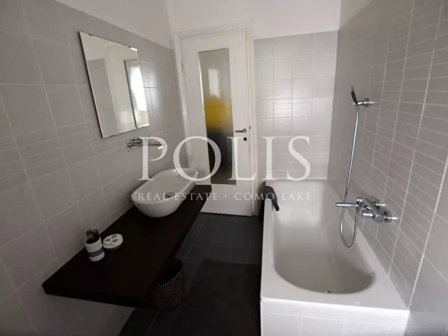 Immagine 17 di Appartamento in affitto  in VIA PESSINA a Como