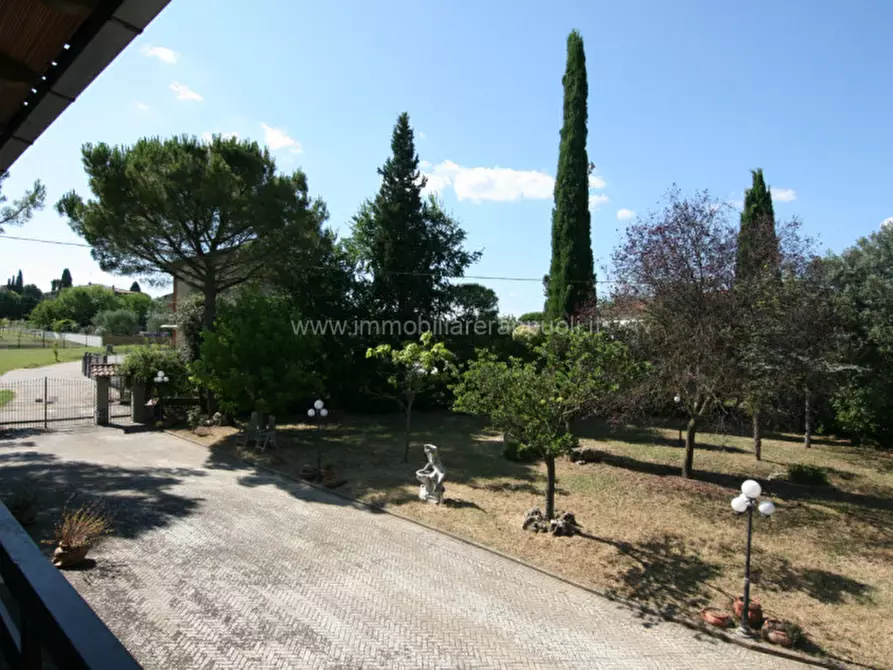 Immagine 12 di Villa in vendita  a Torrita Di Siena
