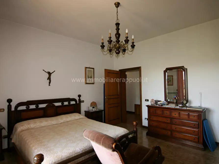 Immagine 19 di Villa in vendita  a Torrita Di Siena