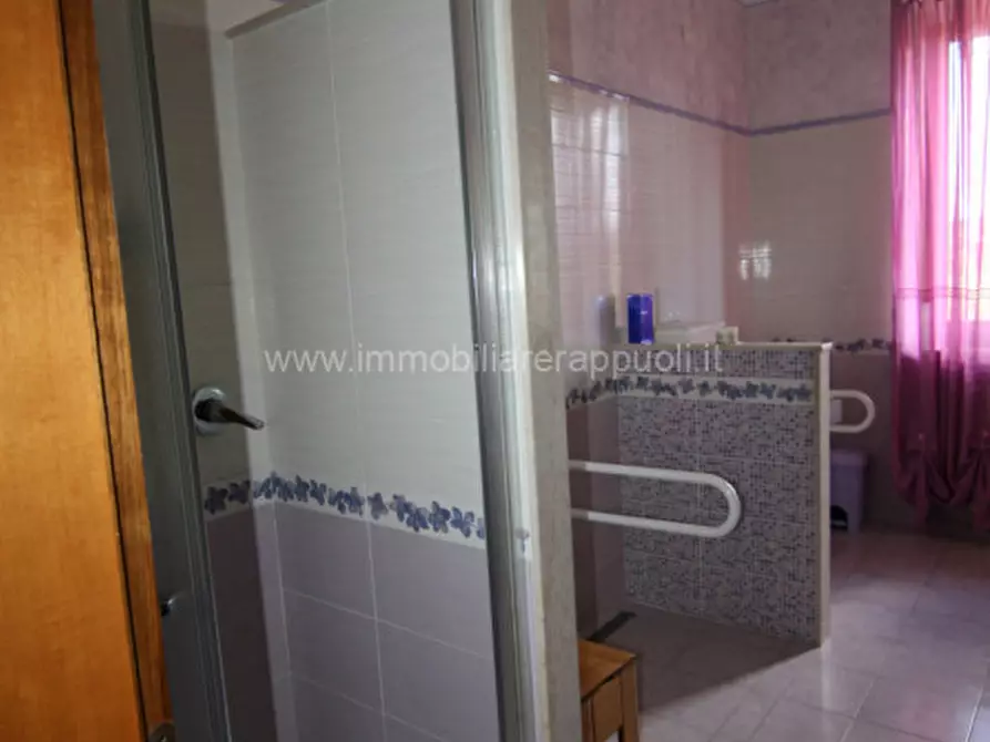 Immagine 21 di Villa in vendita  a Torrita Di Siena