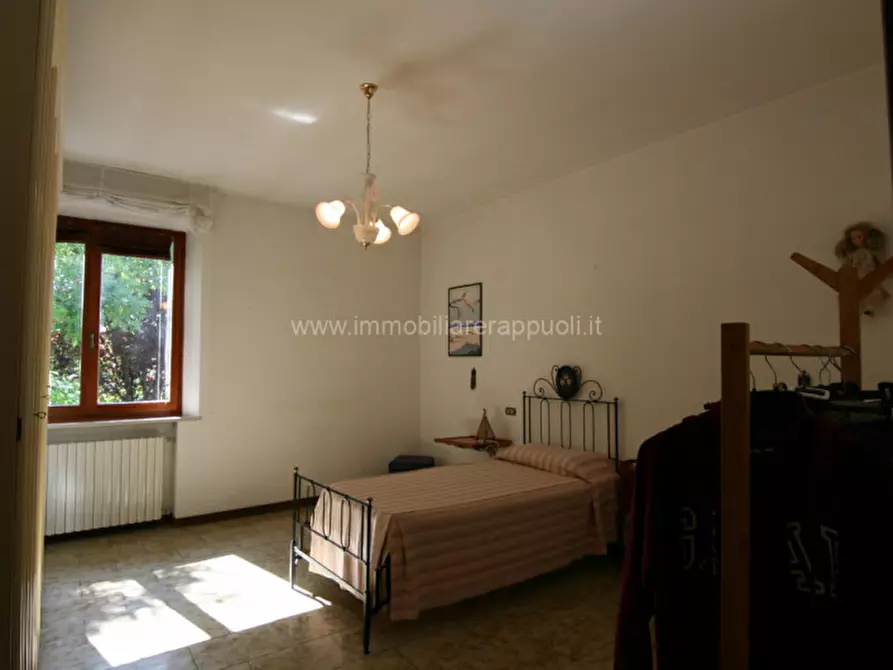 Immagine 27 di Villa in vendita  a Torrita Di Siena