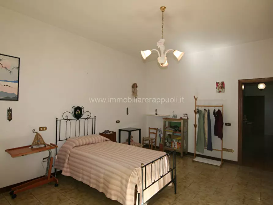 Immagine 28 di Villa in vendita  a Torrita Di Siena