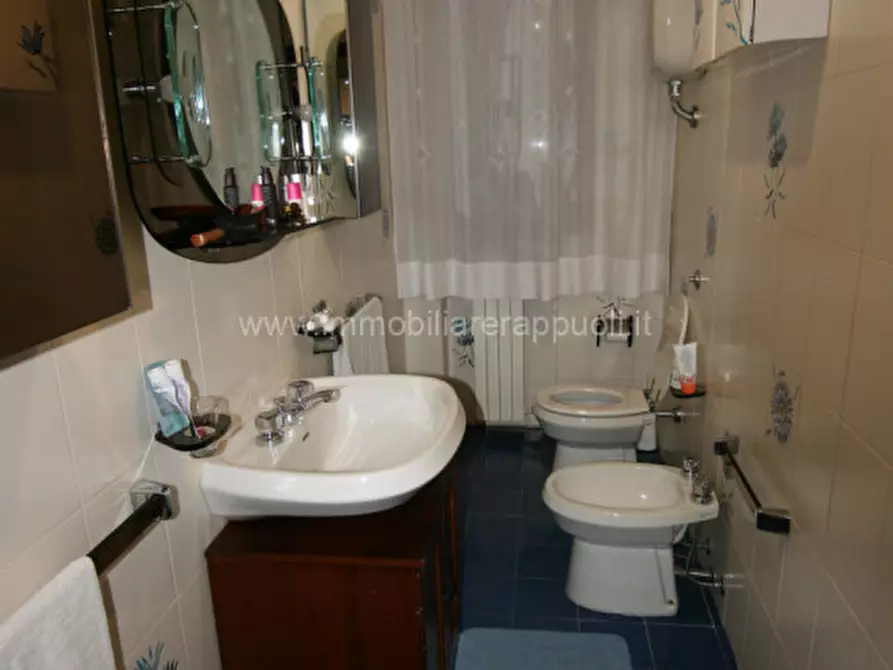 Immagine 30 di Villa in vendita  a Torrita Di Siena