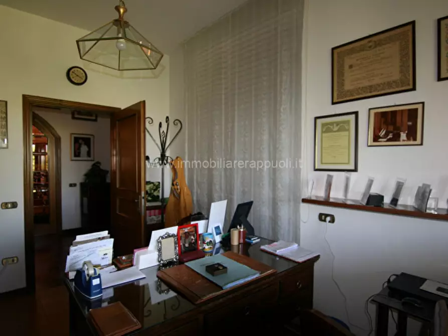 Immagine 32 di Villa in vendita  a Torrita Di Siena