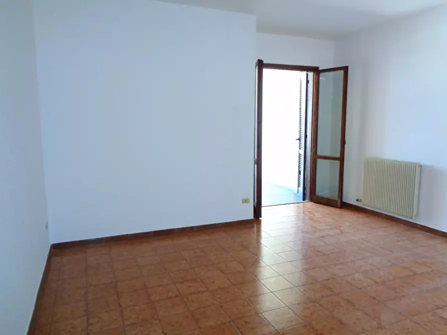 Immagine 2 di Appartamento in vendita  in Via Extramurale di Levante a Matino