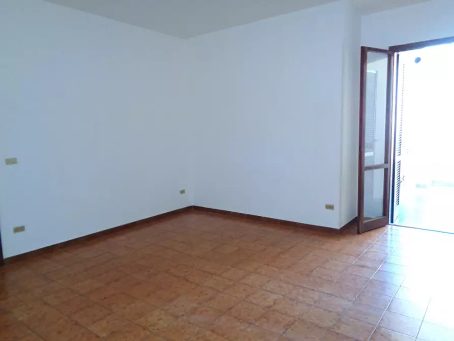 Immagine 16 di Appartamento in vendita  in Via Extramurale di Levante a Matino