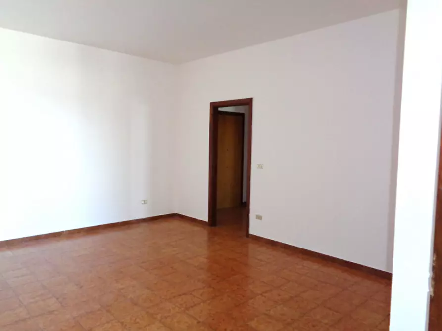 Immagine 20 di Appartamento in vendita  in Via Extramurale di Levante a Matino