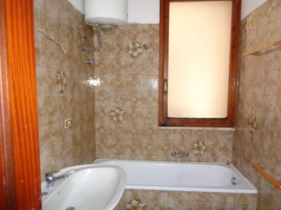 Immagine 33 di Appartamento in vendita  in Via Extramurale di Levante a Matino