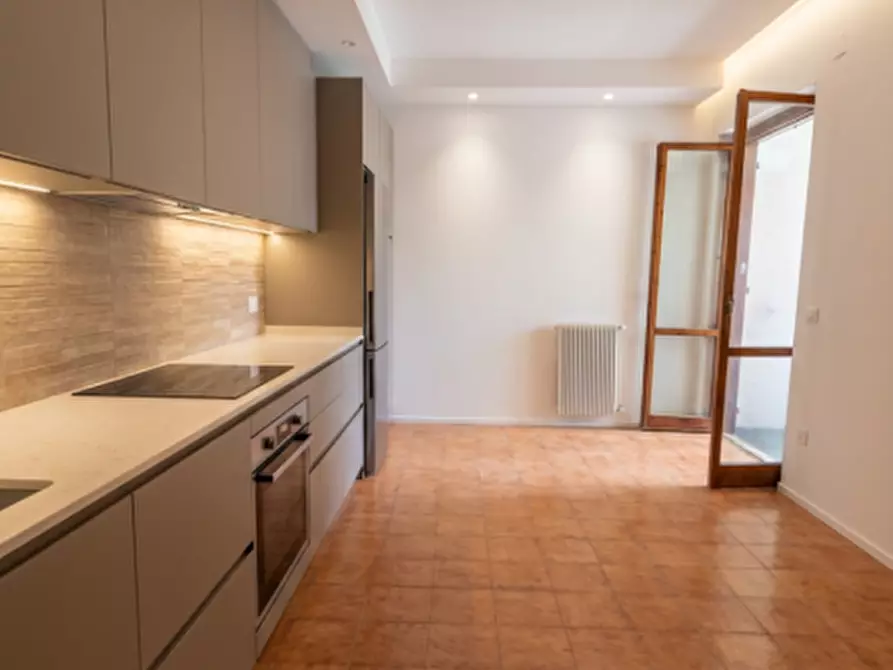 Immagine 40 di Appartamento in vendita  in Via Extramurale di Levante a Matino