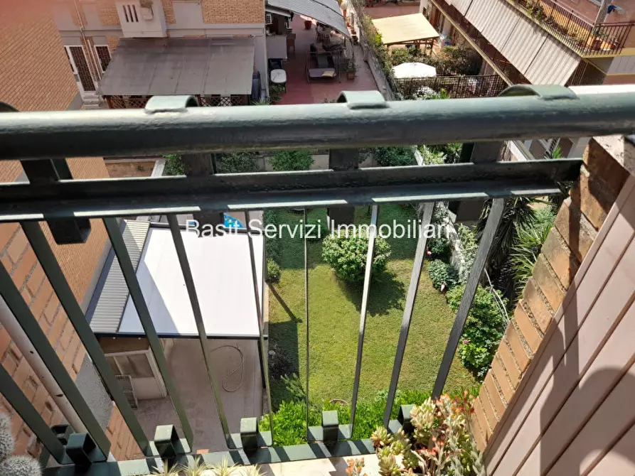 Immagine 24 di Appartamento in vendita  in Via Amilcare Cucchini a Roma