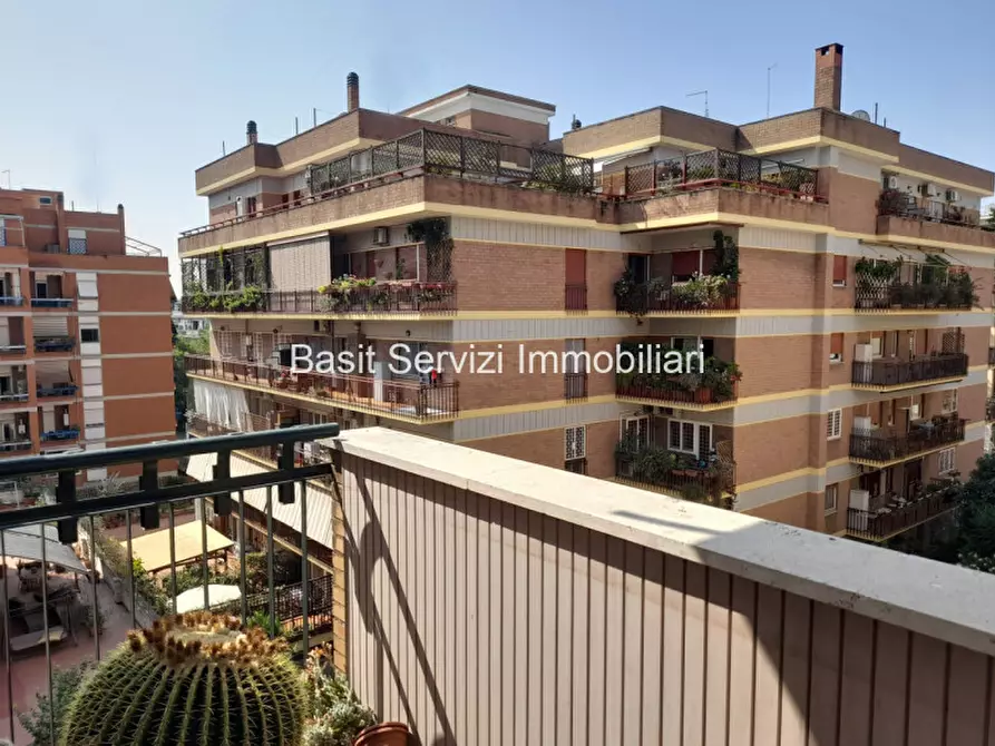 Immagine 35 di Appartamento in vendita  in Via Amilcare Cucchini a Roma