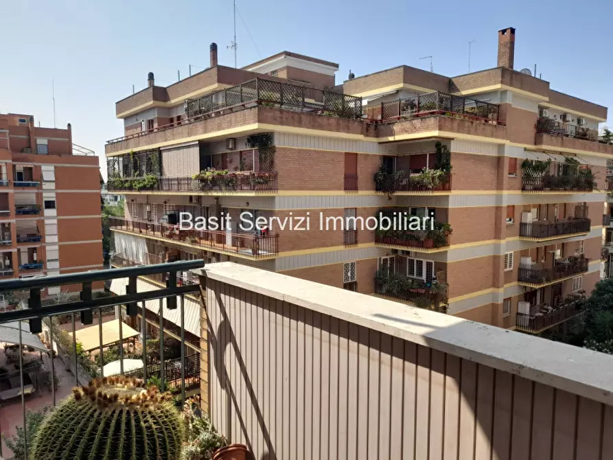 Immagine 36 di Appartamento in vendita  in Via Amilcare Cucchini a Roma
