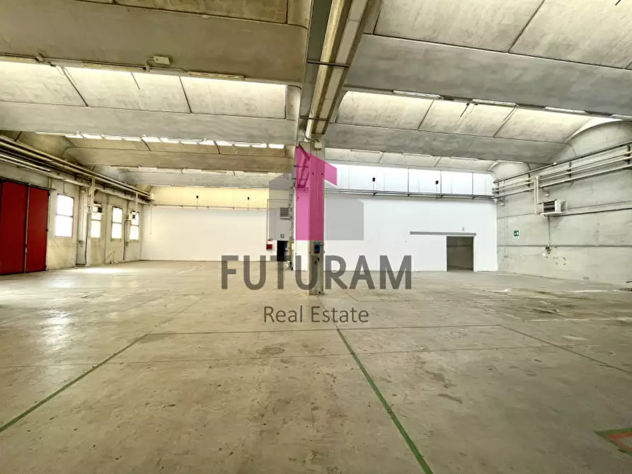 Immagine 2 di Capannone industriale in affitto  in VIA ROMA 1 a Mira