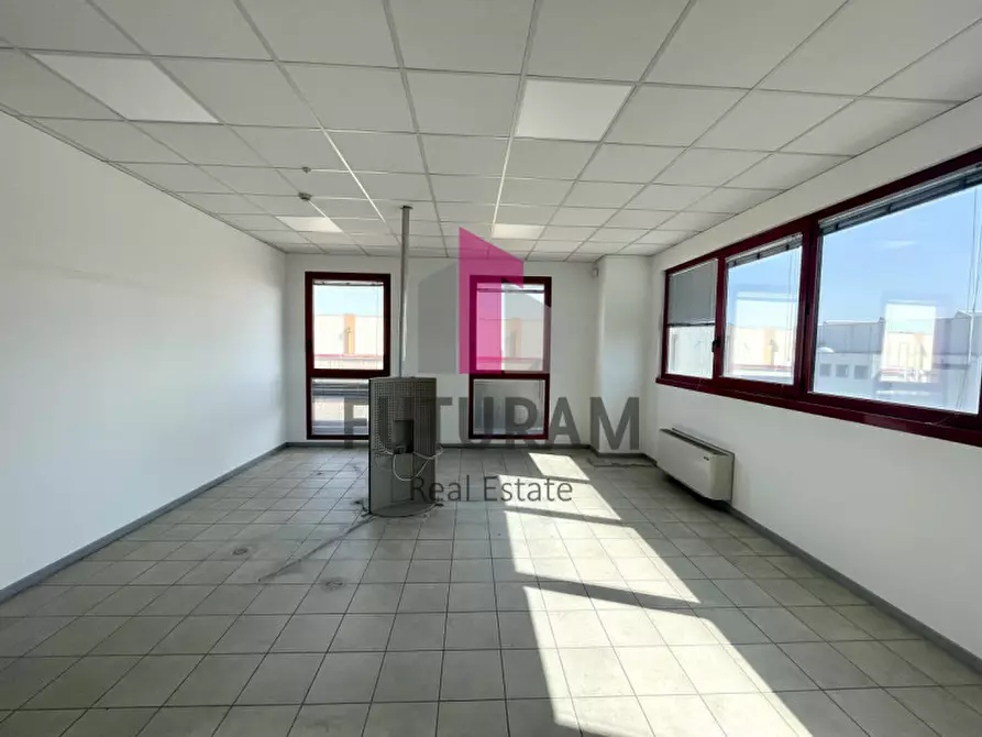 Immagine 6 di Capannone industriale in affitto  in VIA ROMA 1 a Mira